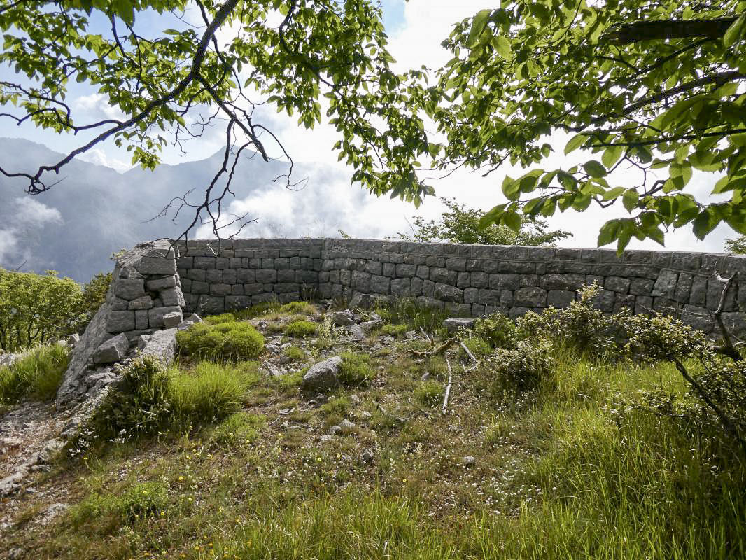 Ligne Maginot - CROIX DE FOISSA - (Observatoire d'artillerie) - Accès de l'observatoire par les terrasses de tir (Séré de Rivières)