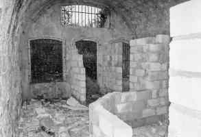 Ligne Maginot - LA TURBIE (SOUS-SECTEUR CORNICHES - 58° DBAF) - (PC de Sous-Secteur) - Une entrée d'alvéole