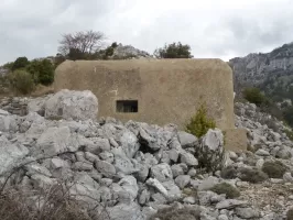 Ligne Maginot - MADONE DE GORBIO CENTRE - (Blockhaus pour arme infanterie) - Créneau qui donne sur le sud