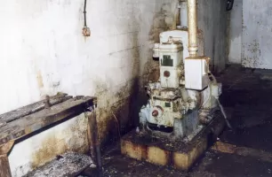 Ligne Maginot - MONT GROS DE ROQUEBRUNE - (Observatoire d'artillerie) - Usine électrique
Groupe électrogène à moteur CLM 1PJ65 à refroidissement par air