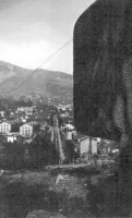 Ligne Maginot - O1 - CAP MARTIN TUNNEL - (Blockhaus pour canon) - Cette photo de mauvaise qualité a été prise depuis la casemate du Tunnel dont on apercoit la visiére.