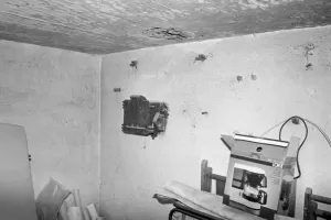 Ligne Maginot - O4 - VESQUI NORD - (Casemate d'infanterie - Simple) - L'installation téléphonique.
Seul le boitier de protection est encore en place