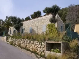 Ligne Maginot - ROQUEBRUNE - CASERNE CORNILLAT - (Casernement) - Poste de garde rénové