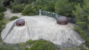 Ligne Maginot - ROQUEBRUNE - CORNILLAT - (Ouvrage d'artillerie) - Bloc 4
Cloche JM et cloche GFM