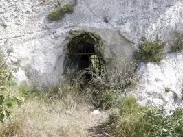 Ligne Maginot - TETE DE CHIEN - FORT MASSENA (6° BIE - 157° RAP) - (Position d'artillerie préparée) - Tunnel d'accès par le bas au magasin à poudre.