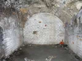 Ligne Maginot - TETE DE CHIEN - FORT MASSENA (6° BIE - 157° RAP) - (Position d'artillerie préparée) - Tunnel d'accès par le bas au magasin à poudre.