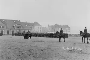 Ligne Maginot - 153° Régiment d'Infanterie de Forteresse (153° RIF) - Camp de Bitche le 9 novembre 1938
Le colonel Reys donnant l'historique du régiment et ses citations lors de l'incorporation du contingent