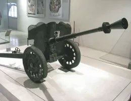 Ligne Maginot - Canon AC de 25 SA-Léger mle 1937 APX - Musée de l'Armée (Paris - Invalides)