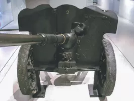 Ligne Maginot - Canon AC de 25 SA-Léger mle 1937 APX - Musée de l'Armée (Paris - Invalides)
