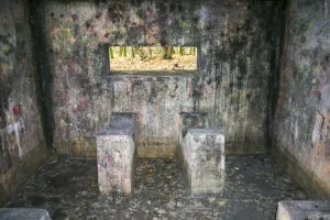 Ligne Maginot - CB287 - MEIEREI 3 - (Blockhaus pour canon) - L'intérieur porte les marques des autres combats