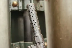 Ligne Maginot - Fusil-mitrailleur 24/29 - Caches-flammes spécifiques au FM 24/29 D. Le modèle le plus ancien avec trous identiques