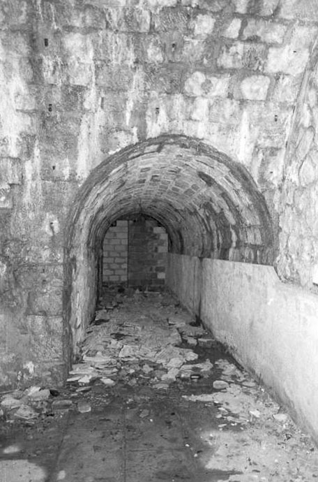 Ligne Maginot - LA TURBIE (SOUS-SECTEUR CORNICHES - 58° DBAF) - (PC de Sous-Secteur) - Le couloir arrière de communication entre alvéoles.