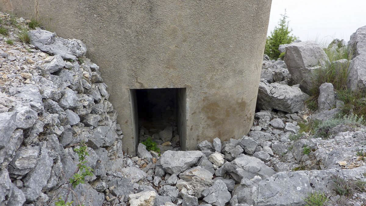 Ligne Maginot - MADONE DE GORBIO CENTRE - (Blockhaus pour arme infanterie) - L'accès du blockhaus