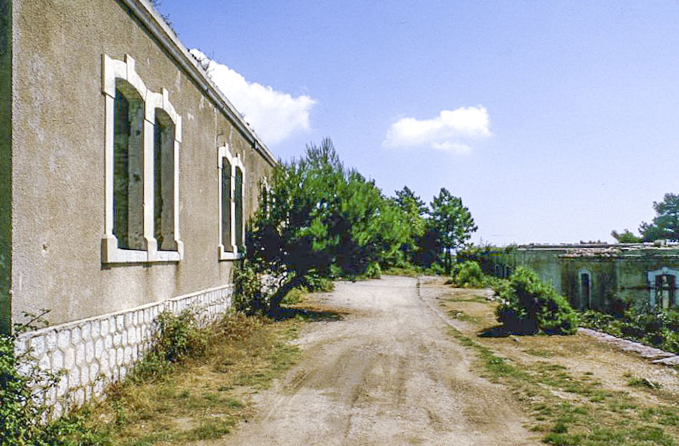 Ligne Maginot - MONT CHAUVE D'ASPREMONT - (Central téléphonique isolé) - Le casernement