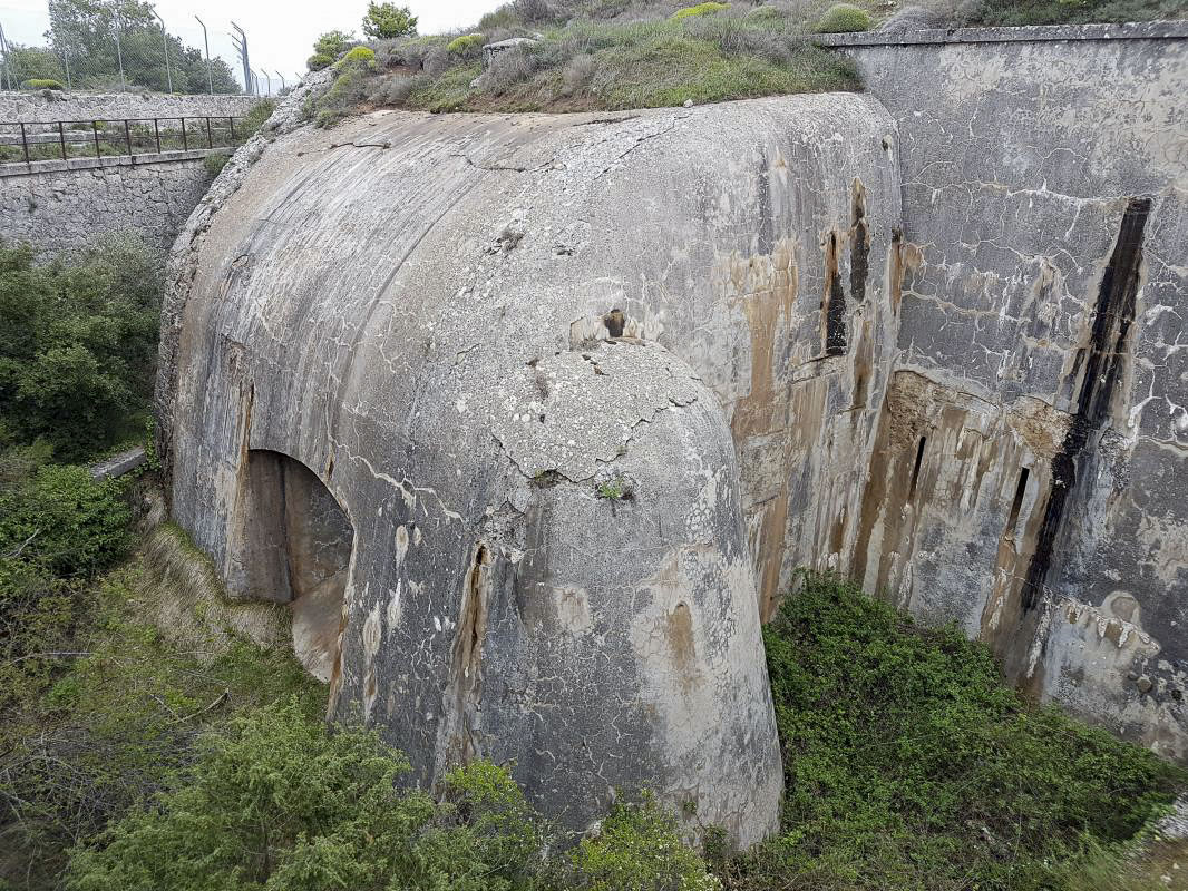 Ligne Maginot - MONT CHAUVE D'ASPREMONT - (Central téléphonique isolé) - Caponnière renforcée nord