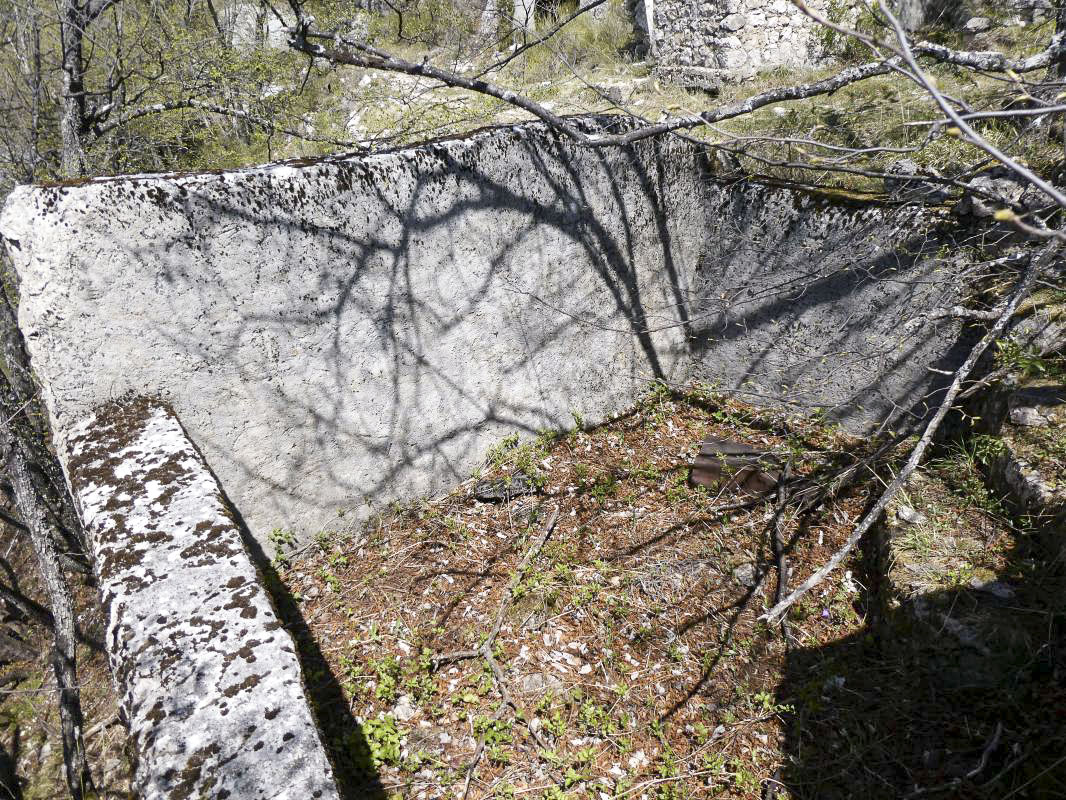 Ligne Maginot - PIERRE POINTUE - C3 - (Cuve pour arme d'infanterie) -  - ELLENA - CUNY