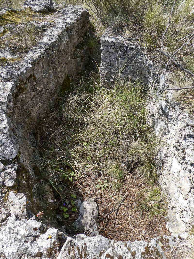 Ligne Maginot - PIERRE POINTUE C4 - (Cuve pour arme d'infanterie) -  - ELLENA - CUNY