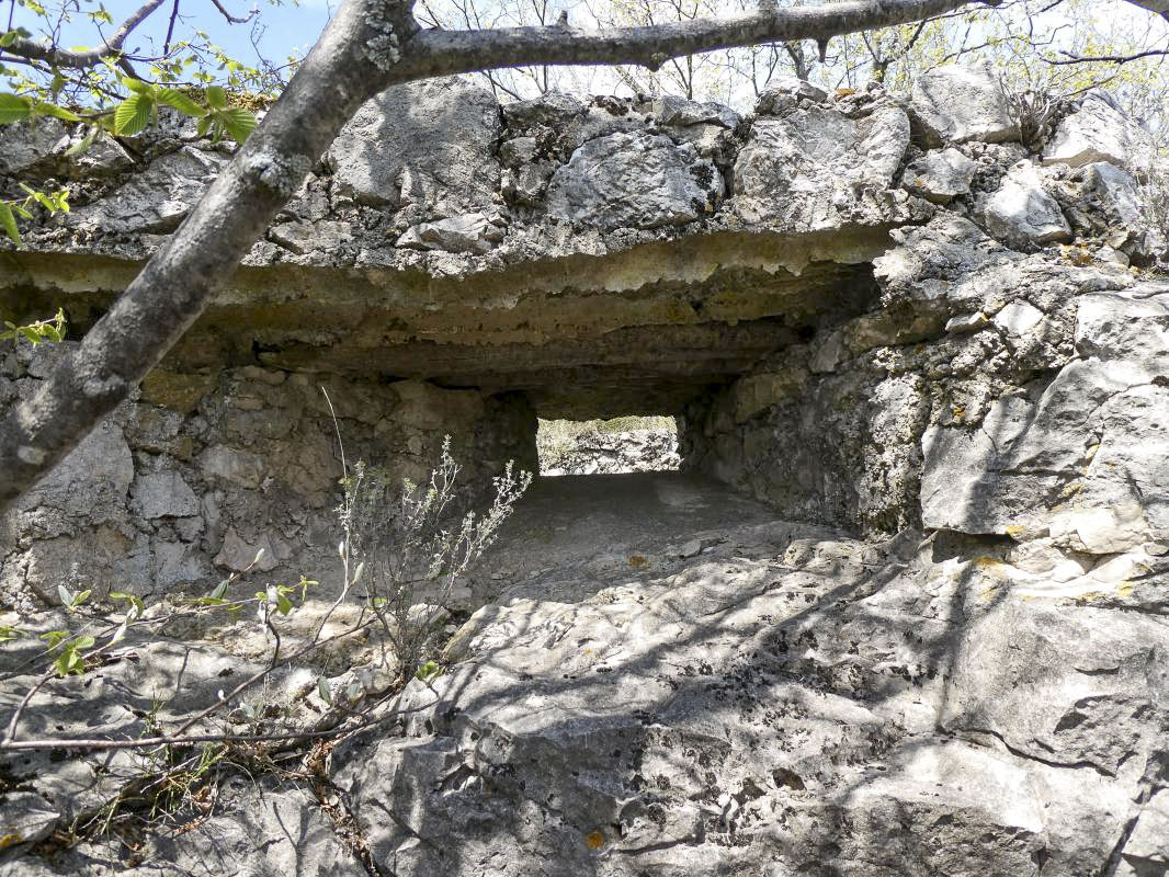 Ligne Maginot - PIERRE POINTUE C4 - (Cuve pour arme d'infanterie) -  - ELLENA - CUNY