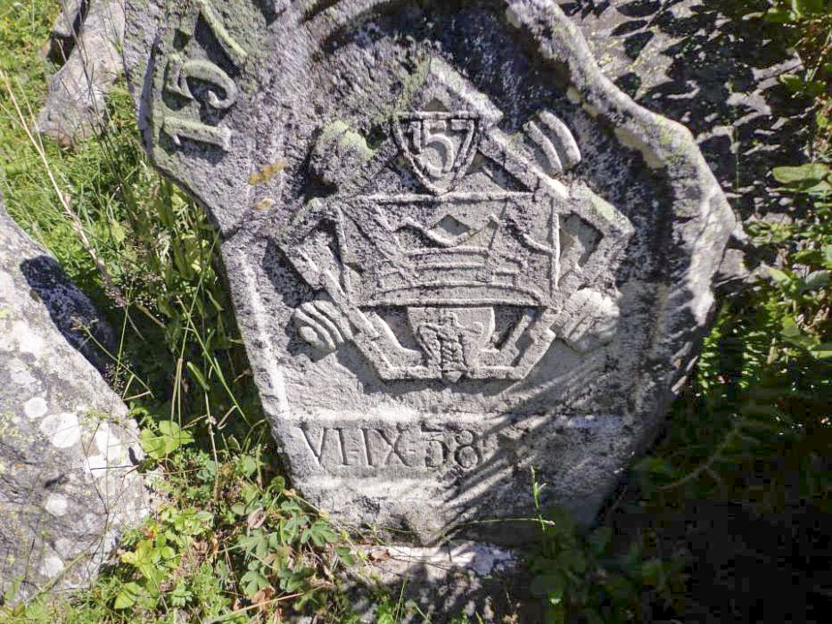 Ligne Maginot - Granges de la Brasque - Tournairet - Stèle sculptée par le 157° Régiment d'Artillerie de Position