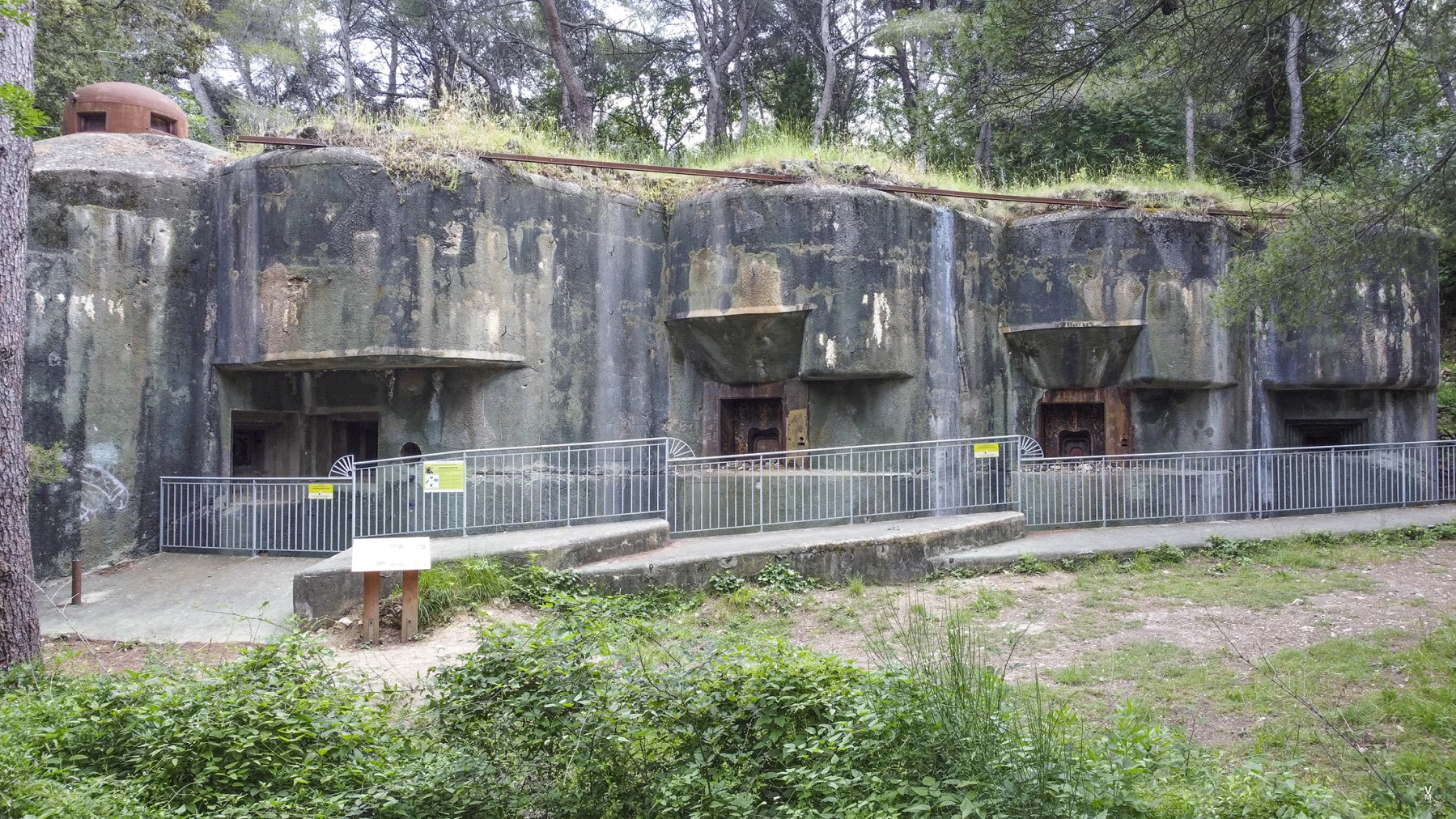 Ligne Maginot - ROQUEBRUNE - CORNILLAT - (Ouvrage d'artillerie) - Bloc 3 - Vincent en Michiel Vermeulen