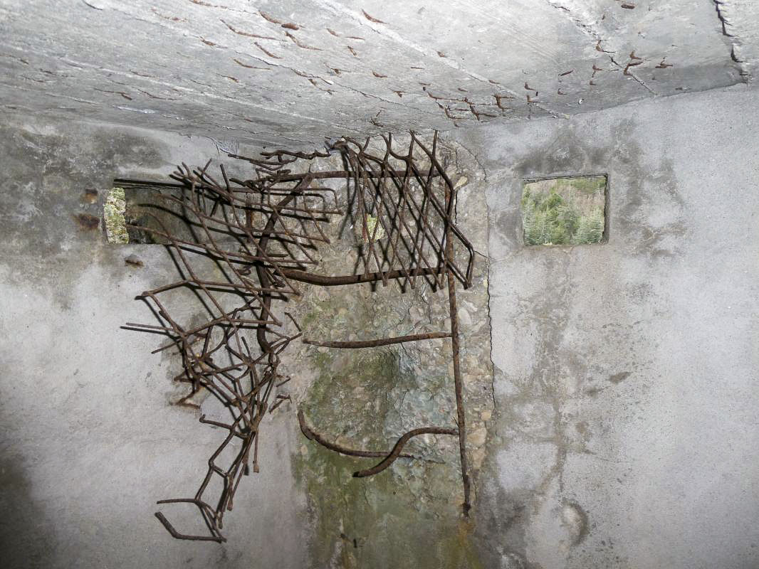 Ligne Maginot - SAINT OUEN - COTE 680 - (Observatoire indéterminé) - Impact d'un obus au milieu - ELLENA - CUNY