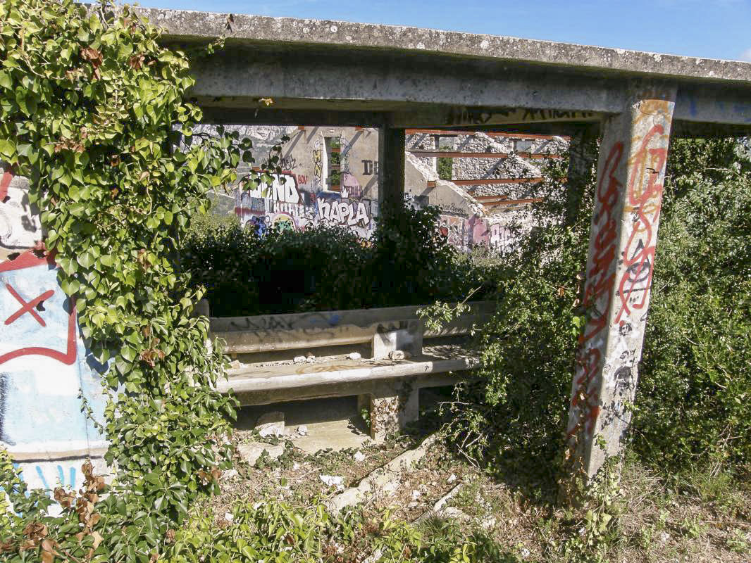Ligne Maginot - TETE DE CHIEN - (Casernement) - Le lavoir? - Alain Loviny