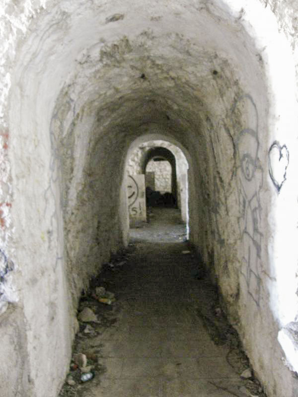 Ligne Maginot - TETE DE CHIEN - (Abri) - Galerie reliant les trois salles - Alain Loviny