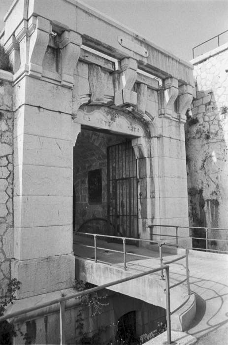 Ligne Maginot - TETE DE CHIEN - FORT MASSENA (6° BIE - 157° RAP) - (Position d'artillerie préparée) - L'entrée du fort - LOVINY Alain