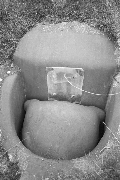 Ligne Maginot - TETE DE CHIEN - FORT MASSENA (6° BIE - 157° RAP) - (Position d'artillerie préparée) - Casemate Mougin du fort
Le verrou est en position basse. - LOVINY Alain