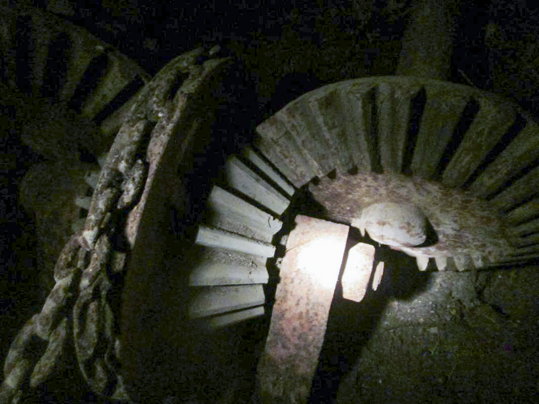 Ligne Maginot - TETE DE CHIEN - FORT MASSENA (6° BIE - 157° RAP) - (Position d'artillerie préparée) - Mécanisme d'éclipse du verrou - Michel LAUGIER