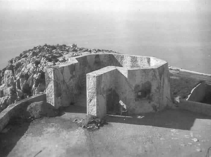 Ligne Maginot - TETE DE CHIEN - FORT MASSENA (6° BIE - 157° RAP) - (Position d'artillerie préparée) - Photo prise en 1944 par les soldats américains - Inconnu