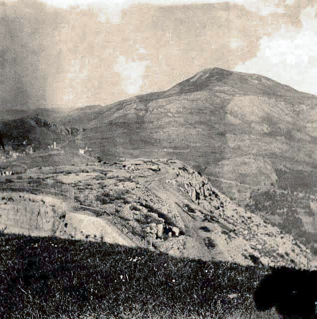 Ligne Maginot - TETE DE CHIEN - FORT MASSENA (6° BIE - 157° RAP) - (Position d'artillerie préparée) - La Turbie au début du siècle vue depuis le fort - inconnu