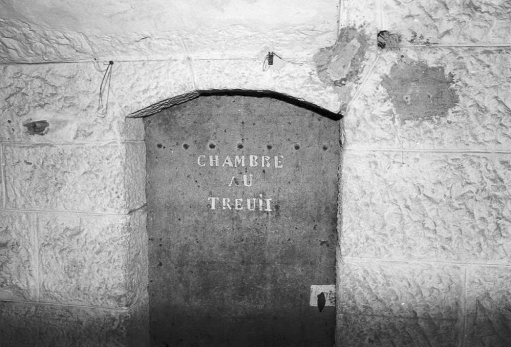Ligne Maginot - TETE DE CHIEN - FORT MASSENA (6° BIE - 157° RAP) - (Position d'artillerie préparée) - L'intérieur de la casemate d'artillerie Mougin - LOVINY Alain