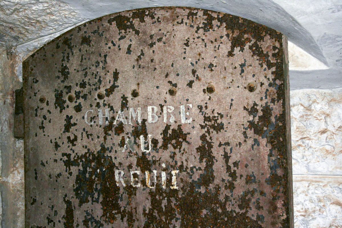 Ligne Maginot - TETE DE CHIEN - FORT MASSENA (6° BIE - 157° RAP) - (Position d'artillerie préparée) - Accès à la chambre au treuil - Laurent ICARDO