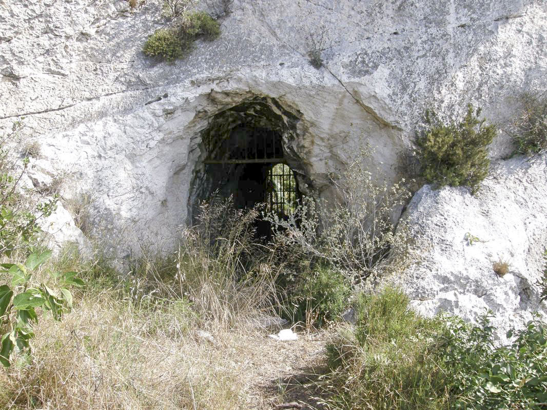 Ligne Maginot - TETE DE CHIEN - FORT MASSENA (6° BIE - 157° RAP) - (Position d'artillerie préparée) - Tunnel d'accès par le bas au magasin à poudre. - Alain Loviny