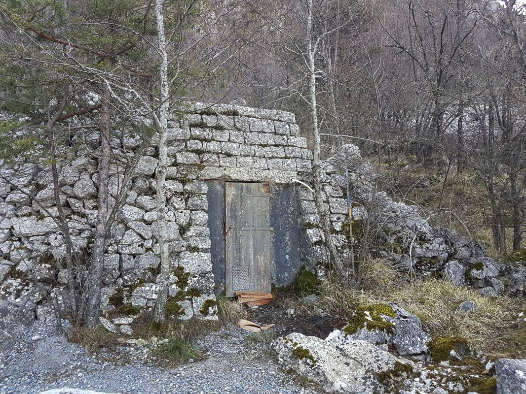 Ligne Maginot - VERAN (SOURCE CAPTéE) - (Divers) -  - Ellena-Cuny