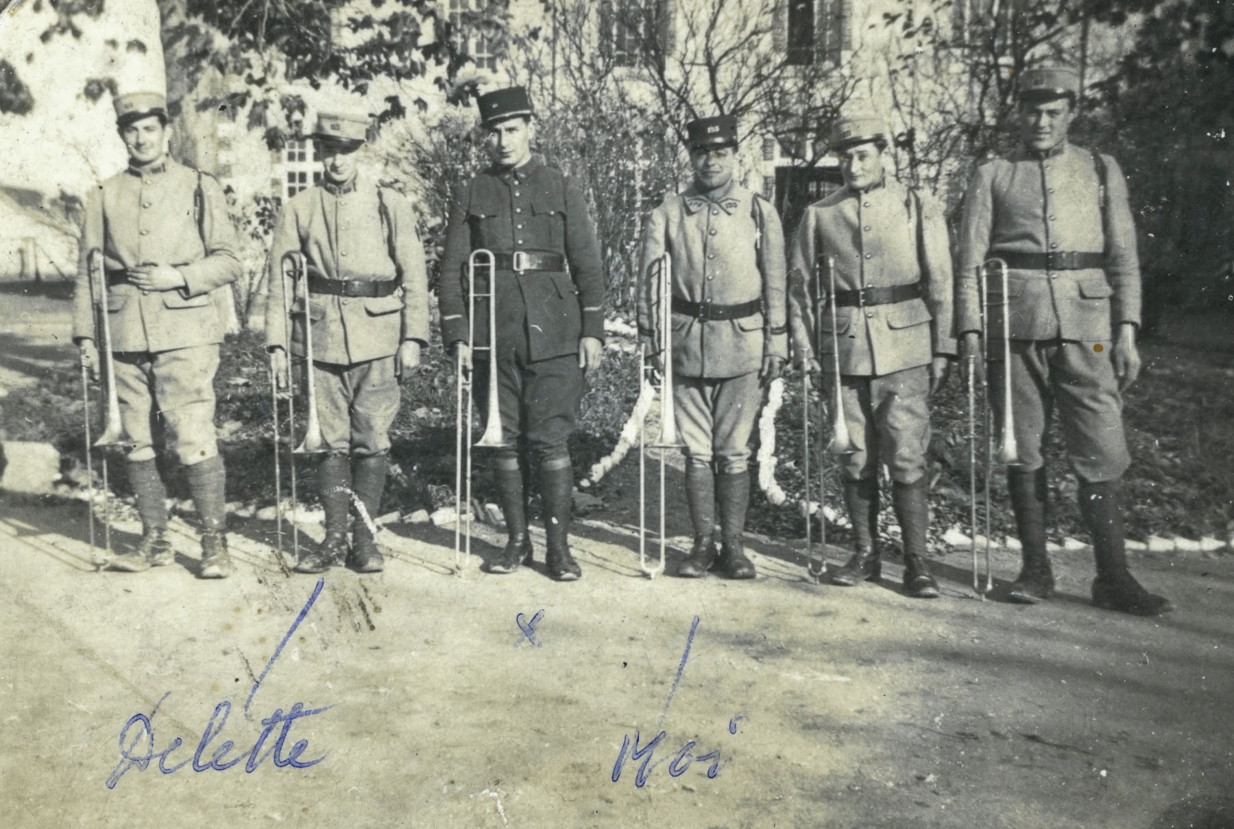 Ligne Maginot - 155° Régiment d'infanterie de Forteresse (155° RIF) - Novembre 1935, caserne Chanzy 
« Pupitre de trombones »