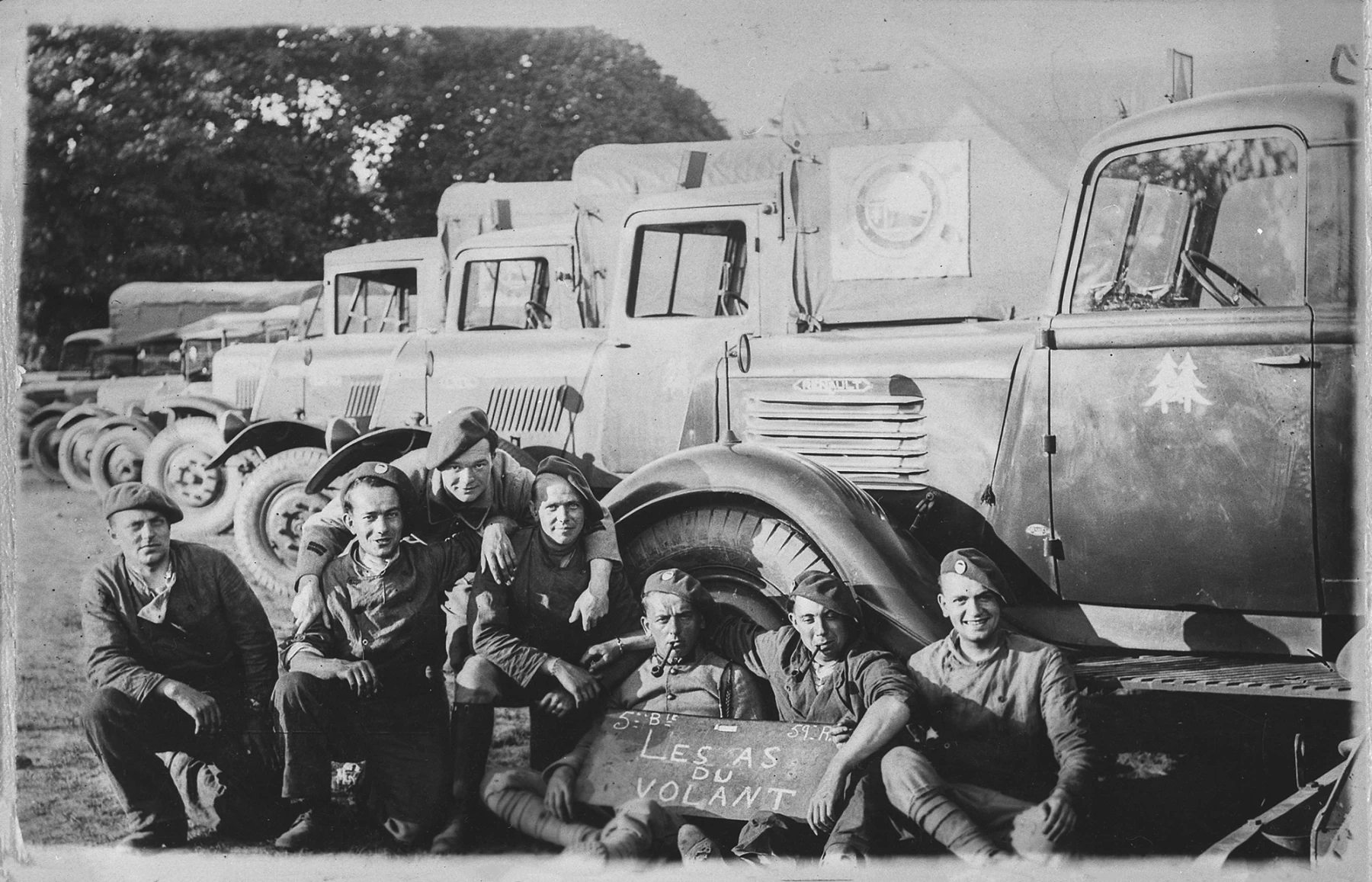 Ligne Maginot - 59° Régiment d'Artillerie Mobile de Forteresse (59° RAMF) - La STH de la 5° batterie en manœuvre a Bitche
Les 'As du volant'