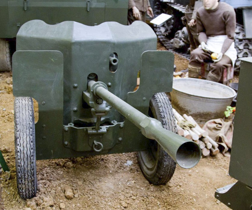 Ligne Maginot - Canon 25 Mle 34 - Musée de Fermont - Canon de 25 AC Mle 1934 (Hotchkiss) exposé au musée de Fermont