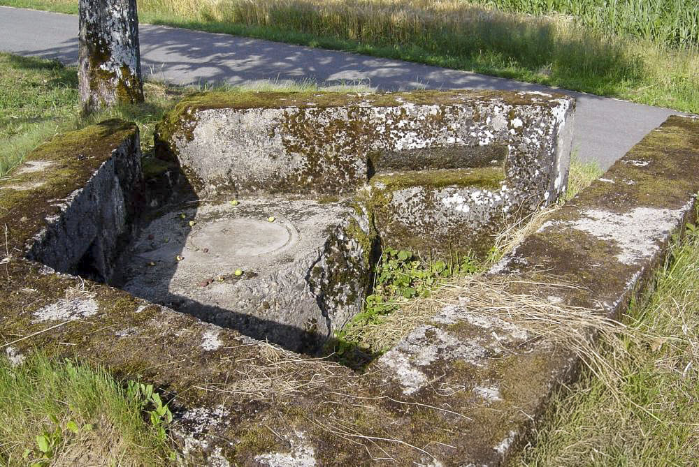 Ligne Maginot - SPIESS 2 - (Cuve pour arme d'infanterie) - Le support du FM avec 2 niches munitions - B. Henrich