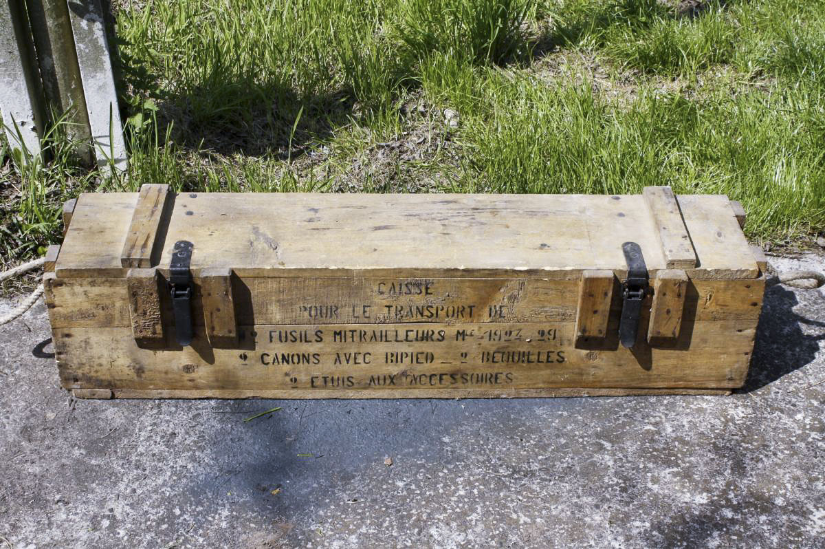 Ligne Maginot - Fusil-mitrailleur 24/29 - Caisse réglementaire pour le transport de 2 FM avec deux canons de rechange. Cette caisse servait aussi bien les unités d'infanterie classiques que celles de forteresse.