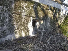 Ligne Maginot - LEGERET NORD 3 - C5-B - (Blockhaus pour canon) - Le créneaux pour FM de tir vers l'arrière.