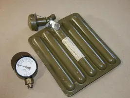 Ligne Maginot - Appareil isolant GRANGER PM 40 - La bouteille d’oxygène et le manomètre donnant l'autonomie restante