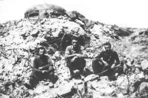 Ligne Maginot - BOIS DE HOFFEN EST - O3 - (Casemate d'infanterie - Simple) - Vue de la casemate début juillet 1940