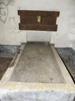 Ligne Maginot - HANAU 1 - (Blockhaus pour canon) - Le créneau pour mitrailleuse et la tablette support 