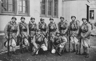 Ligne Maginot - CATTENOM - (Camp de sureté) - Le peloton d’élèves caporaux du 2° bataillon en septembre 1936