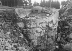 Ligne Maginot - WINDSTEIN - (Casemate d'infanterie - double) - Vue en 1940 de la cloche JM Ouest 