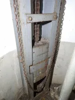 Ligne Maginot - FOUR A CHAUX - FAC - (Ouvrage d'artillerie) - Entrée des hommes
Deuxième chambre de tir
Le contre poids du plancher de la cloche