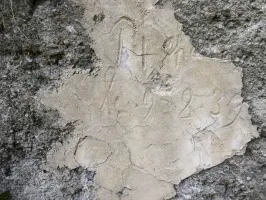 Ligne Maginot - VALABRES ANNEXE (OU SUD) (VA) - (Blockhaus pour arme infanterie) - A proximité de l'entrée, restes d'une construction d'époque.