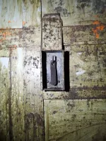 Ligne Maginot - FOUR A CHAUX - FAC - (Ouvrage d'artillerie) - Bloc 2
Clé de déblocage manuel dans la cabine du monte-charge